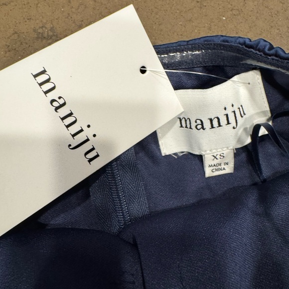 NEW Keaton Satin Jumpsuit Sz: XS - Picture 15 of 15